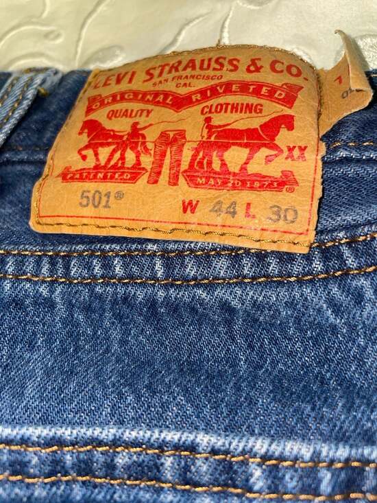 Levi's - Picture 8 of 11